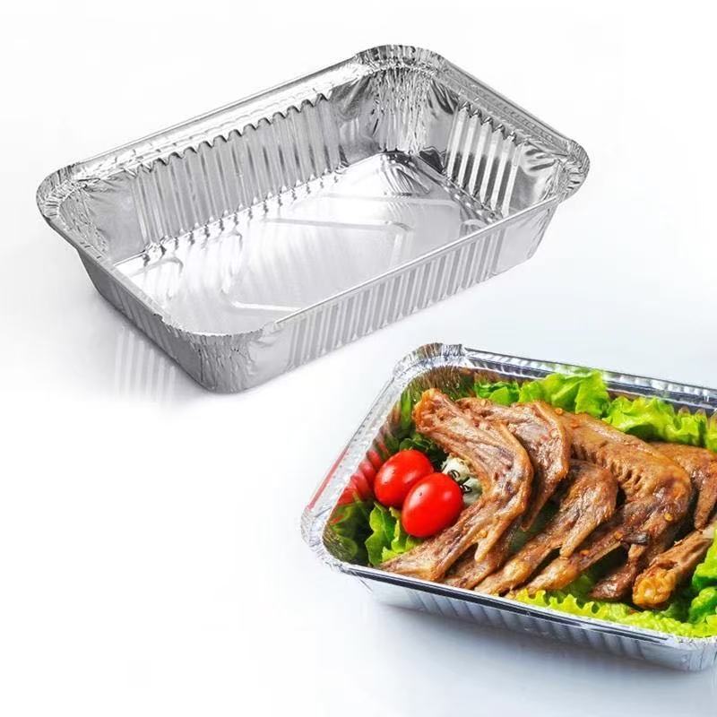 Stacked foil containers with lids